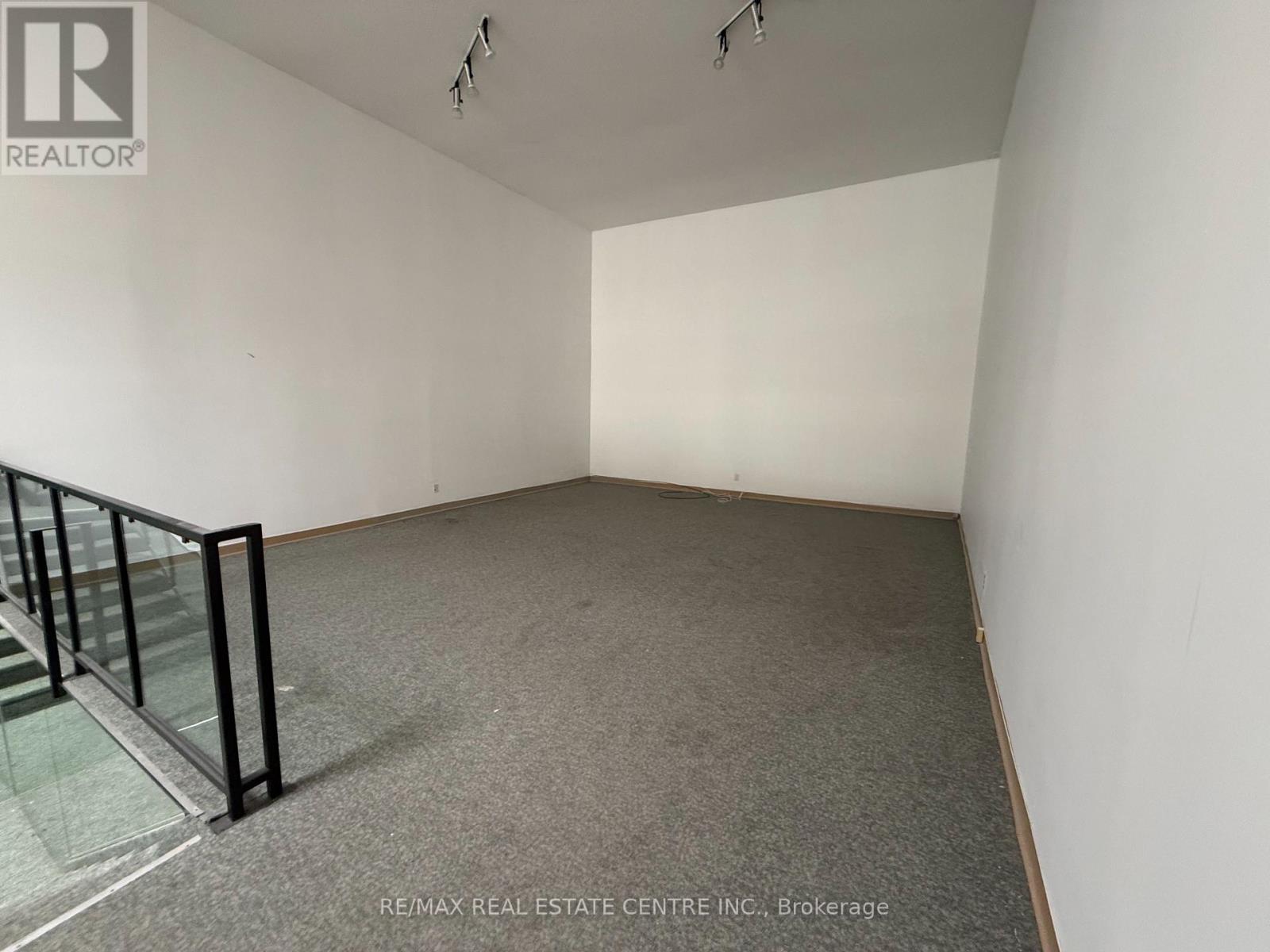 516 Dundas Street, Woodstock, Ontario  N4S 1C5 - Photo 14 - X12479658
