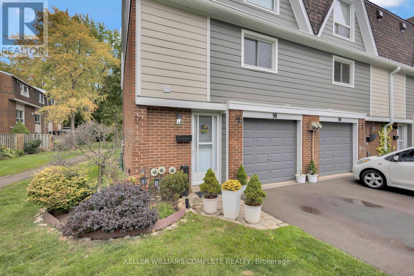 90 Ann Street, Hamilton, Ontario  L9H 5P1 - Photo 4 - X12479663