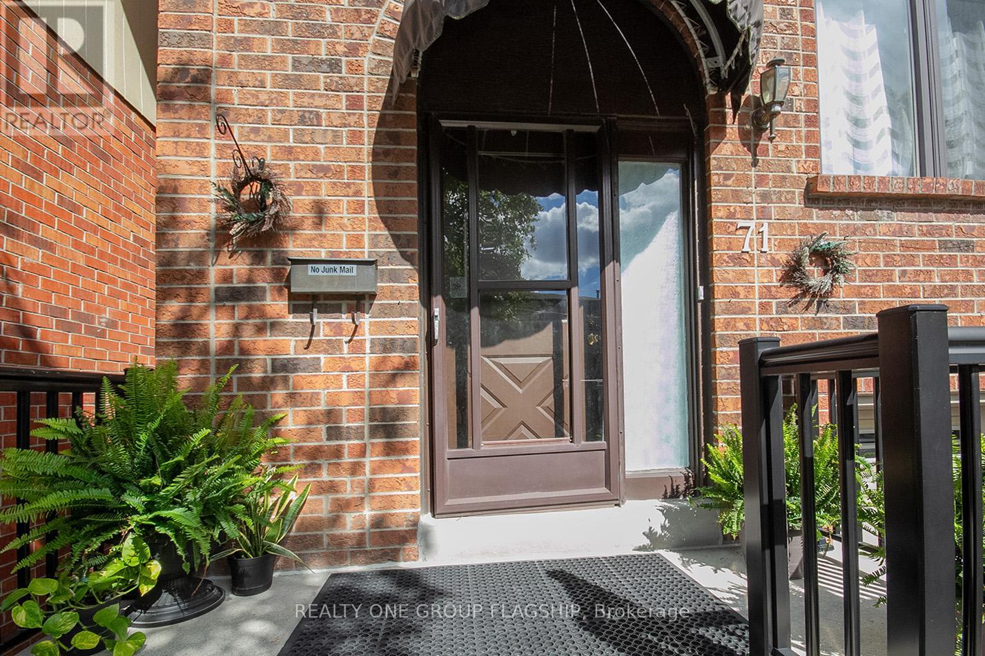 71 Maple Branch Path, Toronto, Ontario  M9P 3T4 - Photo 3 - W12479684