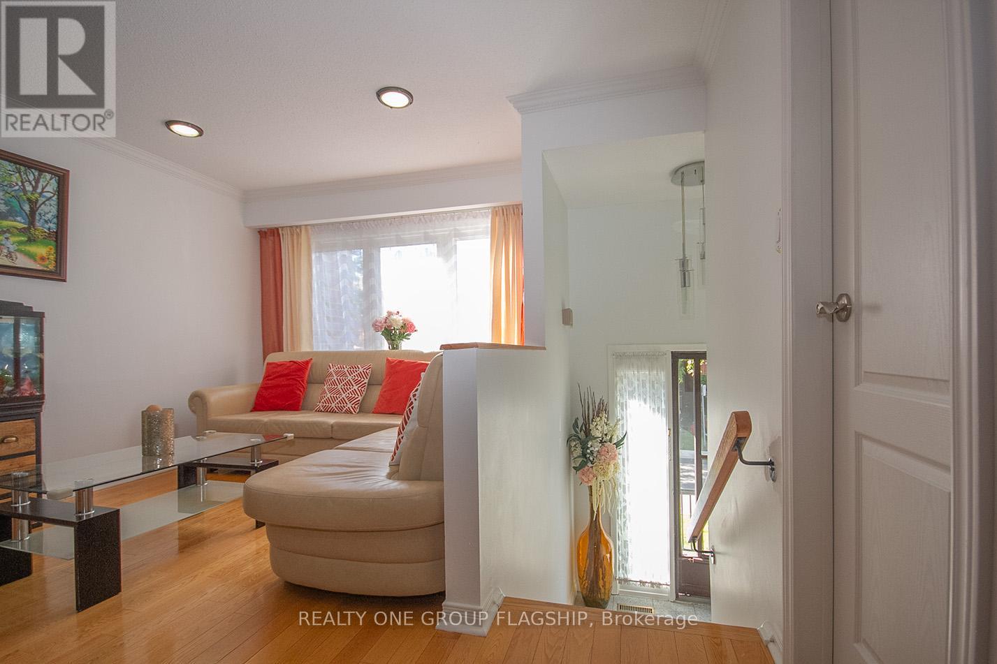 71 Maple Branch Path, Toronto, Ontario  M9P 3T4 - Photo 4 - W12479684