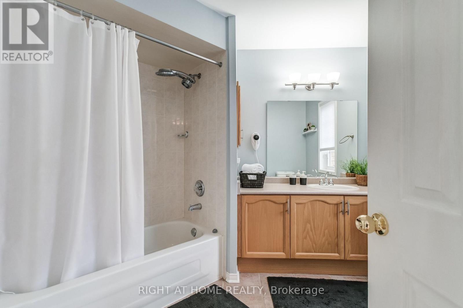 51 Crestridge Drive, Caledon, Ontario  L7E 2T9 - Photo 17 - W12479685