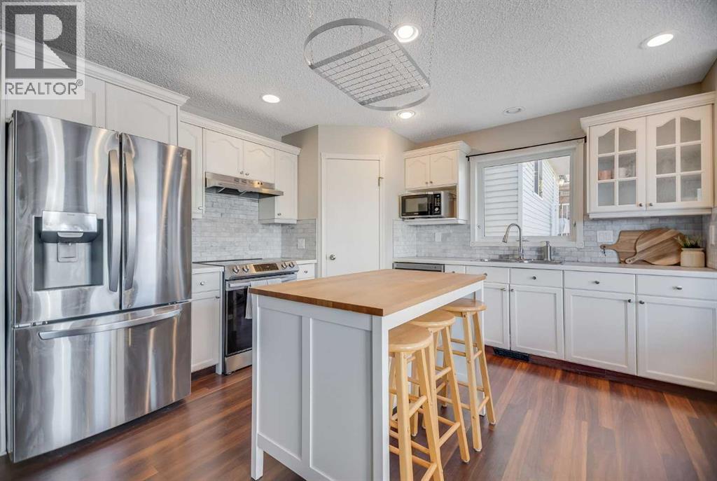 Property at 10 Westfall Crescent image 4