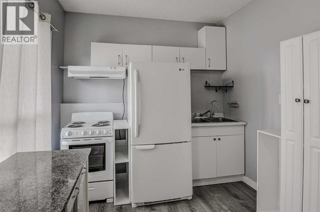 217 Somerside Close Sw, Calgary, Alberta  T2Y 4B6 - Photo 32 - A2265889