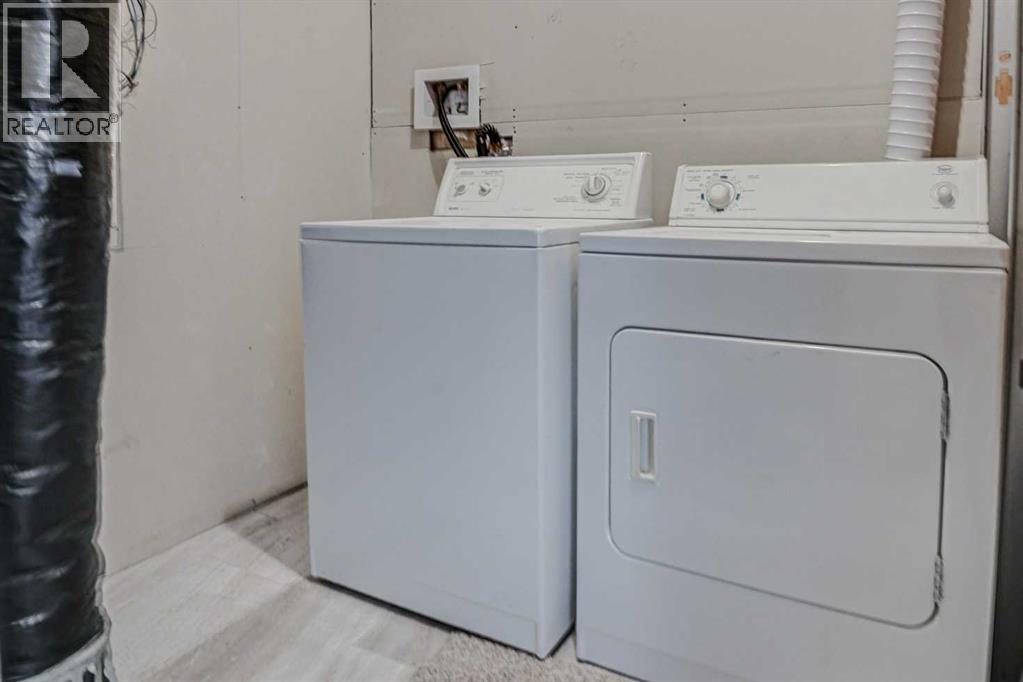 217 Somerside Close Sw, Calgary, Alberta  T2Y 4B6 - Photo 36 - A2265889