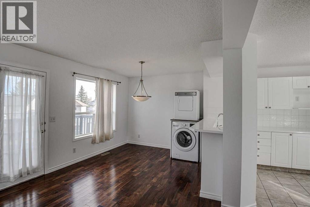 217 Somerside Close Sw, Calgary, Alberta  T2Y 4B6 - Photo 8 - A2265889