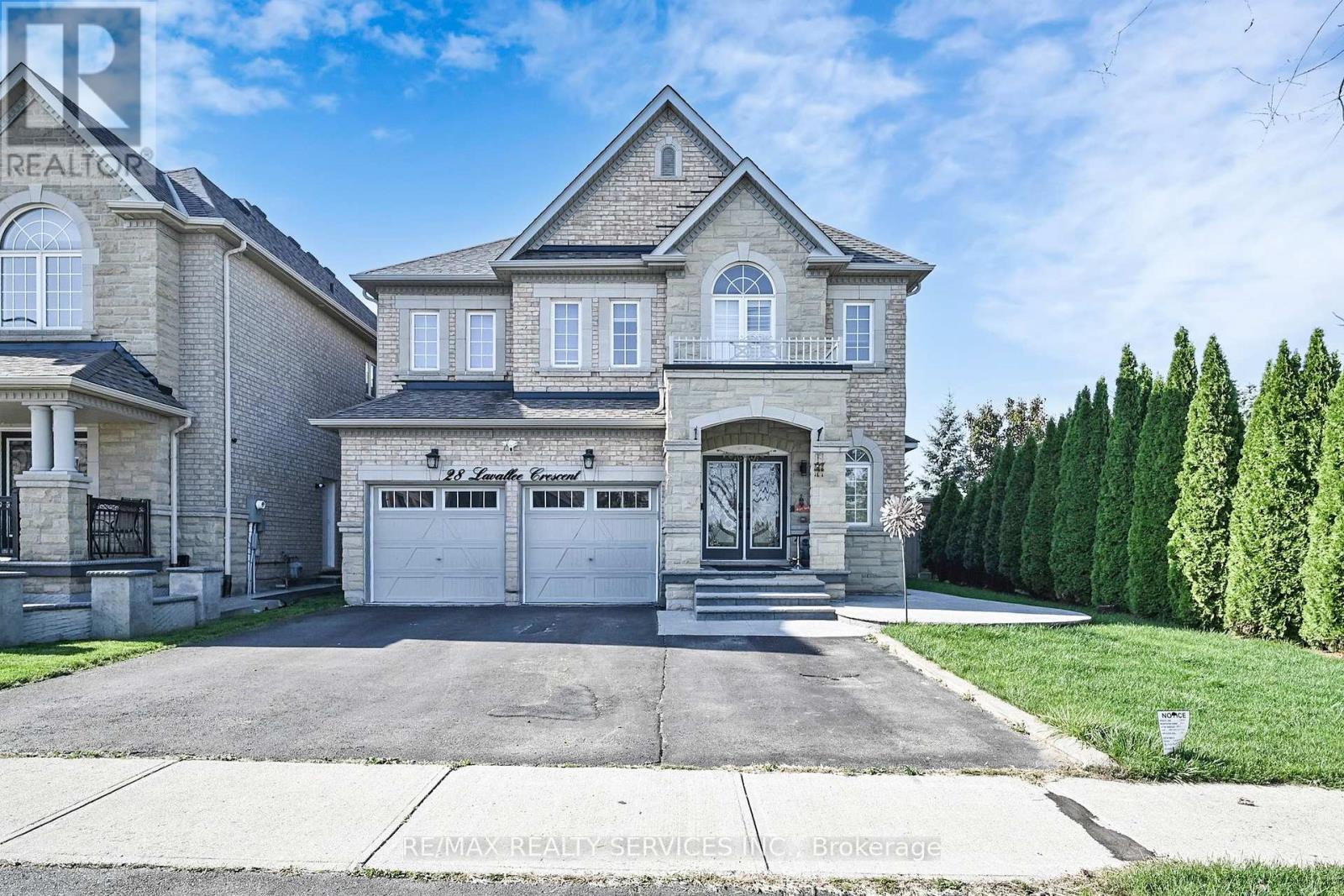 28 LAVALLEE CRESCENT, Brampton, Ontario
