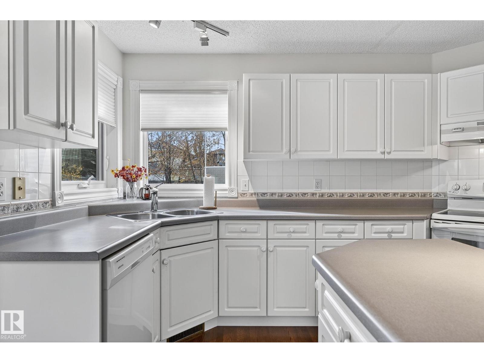 1377 Carter Crest Rd Nw, Edmonton, Alberta  T6R 2L5 - Photo 18 - E4463296