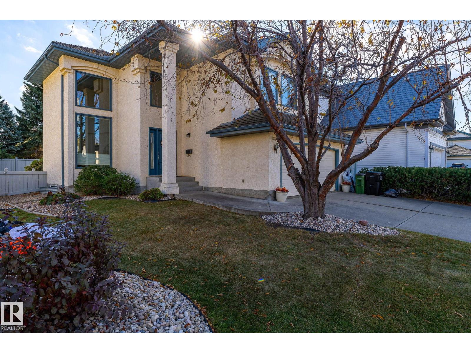 1377 Carter Crest Rd Nw, Edmonton, Alberta  T6R 2L5 - Photo 2 - E4463296