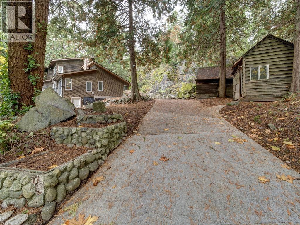 7462 Redrooffs Road, Halfmoon Bay, British Columbia  V7Z 1C3 - Photo 1 - R3061596