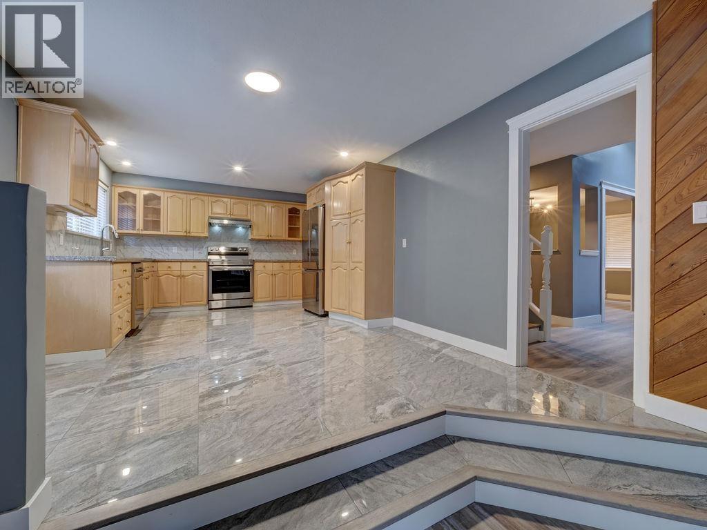 7462 Redrooffs Road, Halfmoon Bay, British Columbia  V7Z 1C3 - Photo 14 - R3061596