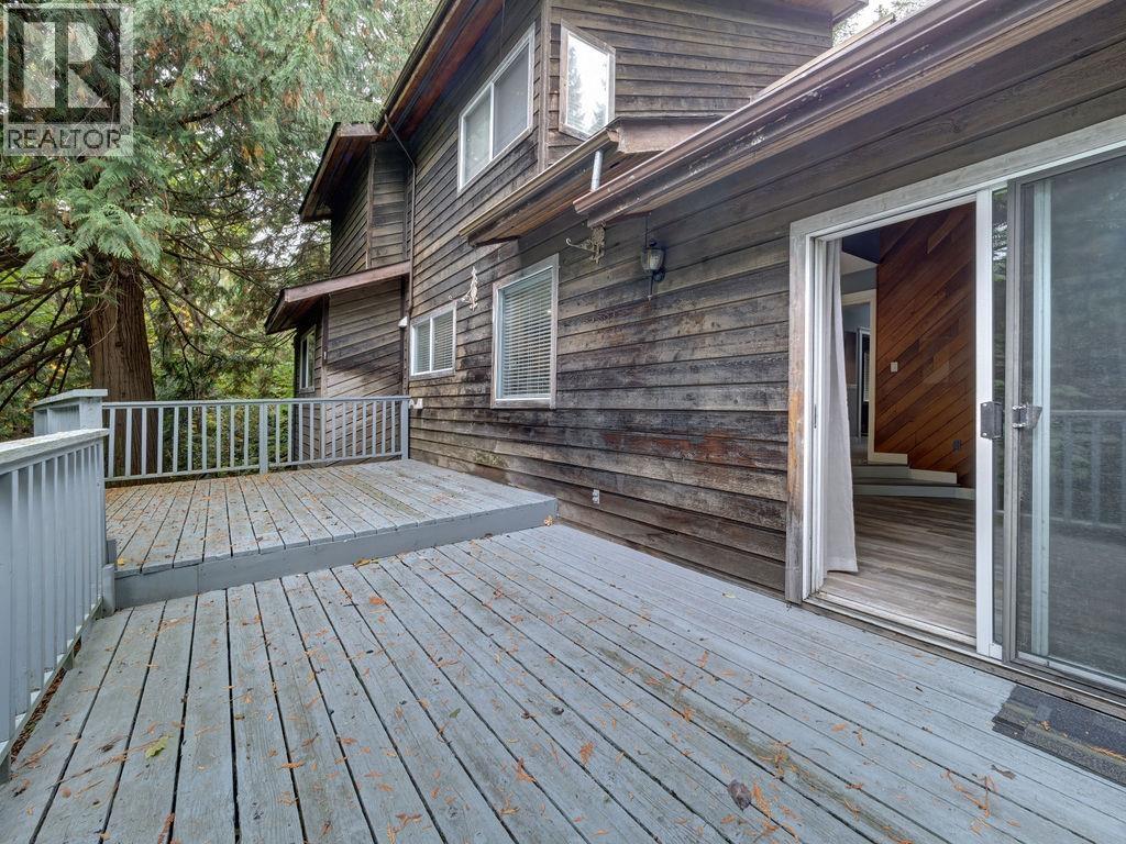 7462 Redrooffs Road, Halfmoon Bay, British Columbia  V7Z 1C3 - Photo 16 - R3061596