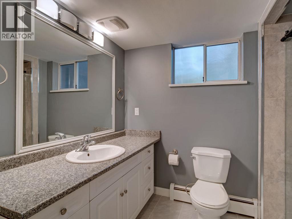 7462 Redrooffs Road, Halfmoon Bay, British Columbia  V7Z 1C3 - Photo 17 - R3061596