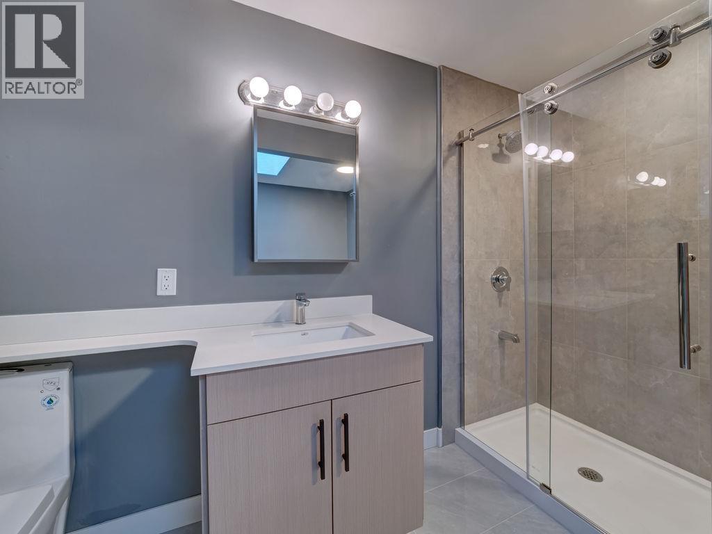 7462 Redrooffs Road, Halfmoon Bay, British Columbia  V7Z 1C3 - Photo 22 - R3061596