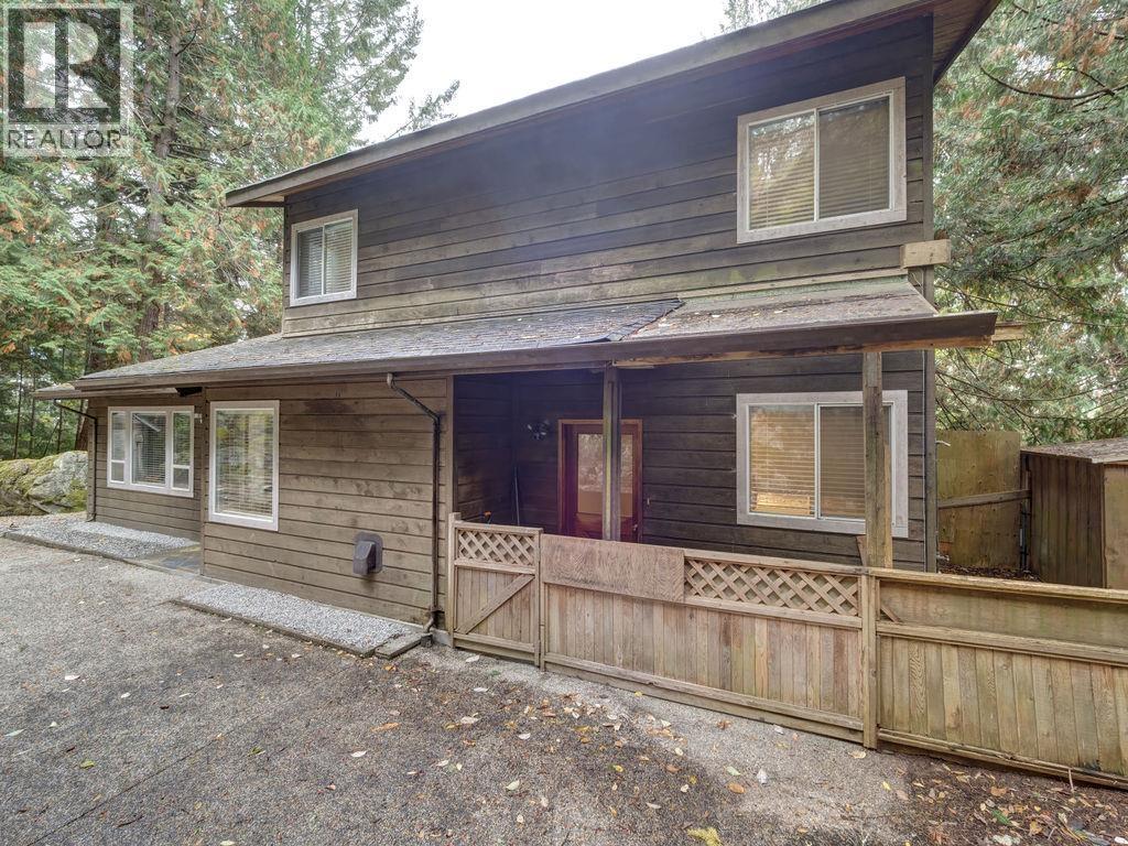 7462 Redrooffs Road, Halfmoon Bay, British Columbia  V7Z 1C3 - Photo 6 - R3061596