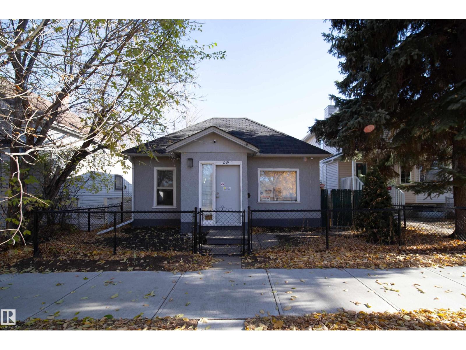 11919 77 ST NW, Edmonton, Alberta
