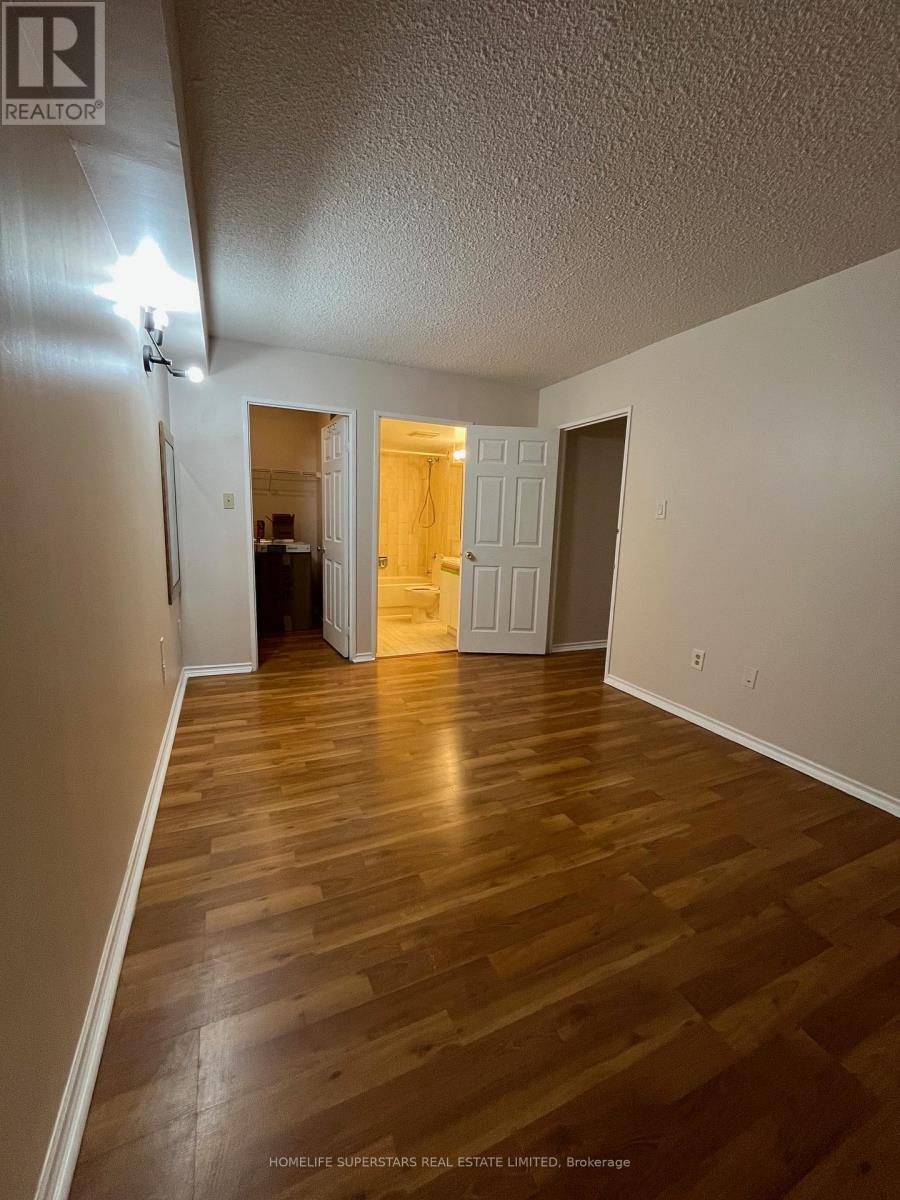 804 - 265 Enfield Place, Mississauga, Ontario  L5B 3Y6 - Photo 5 - W12474981