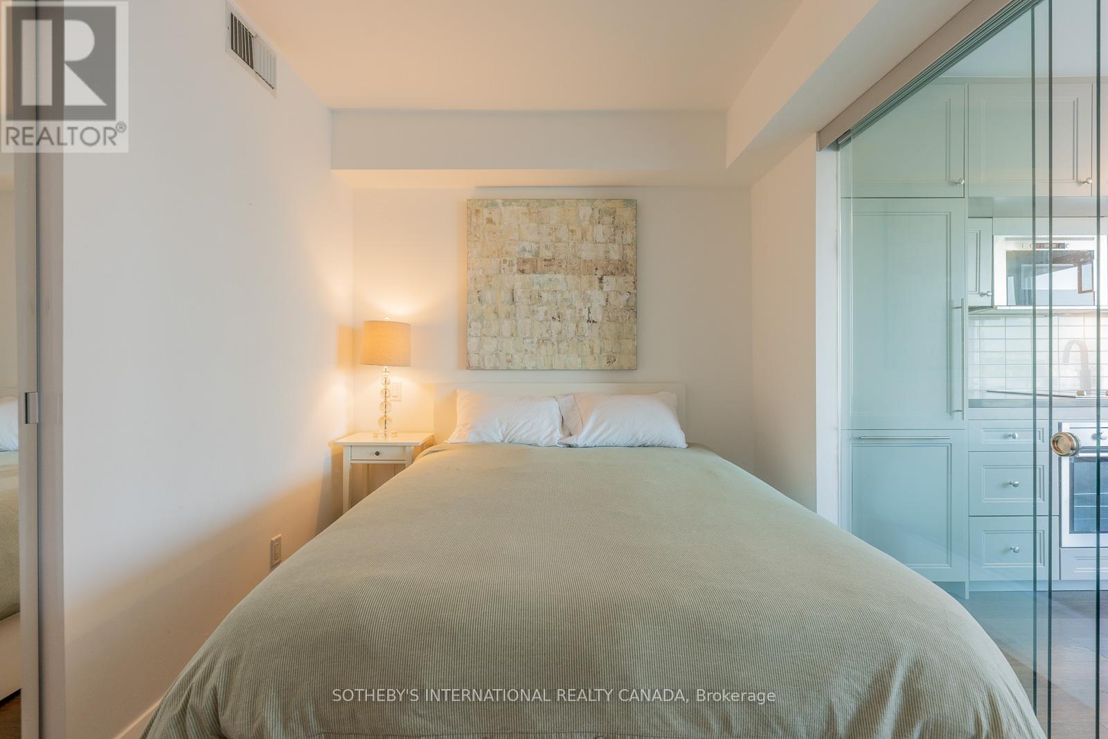 1116 - 155 Yorkville Avenue, Toronto, Ontario  M5R 0B4 - Photo 3 - C12479693