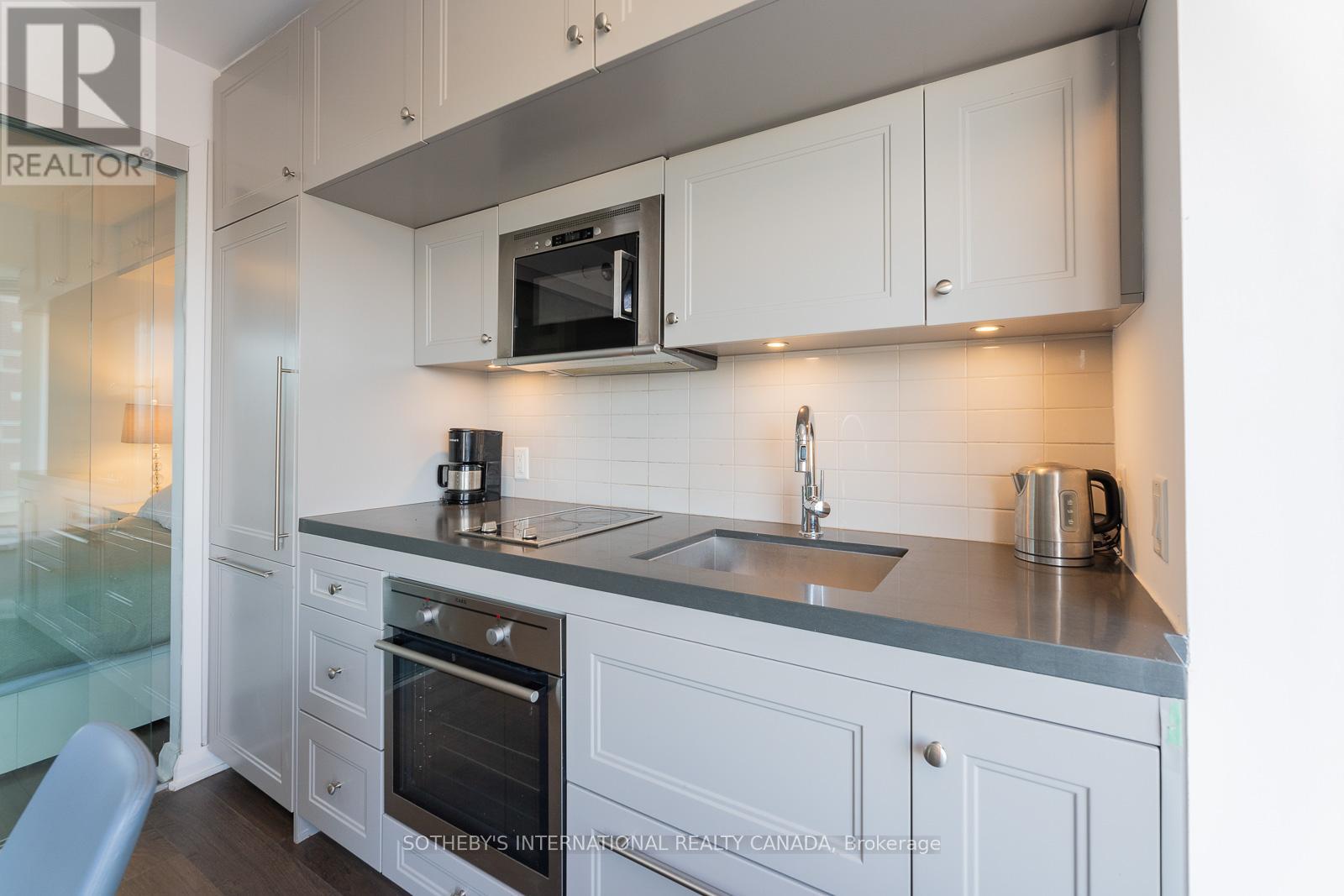 1116 - 155 Yorkville Avenue, Toronto, Ontario  M5R 0B4 - Photo 8 - C12479693