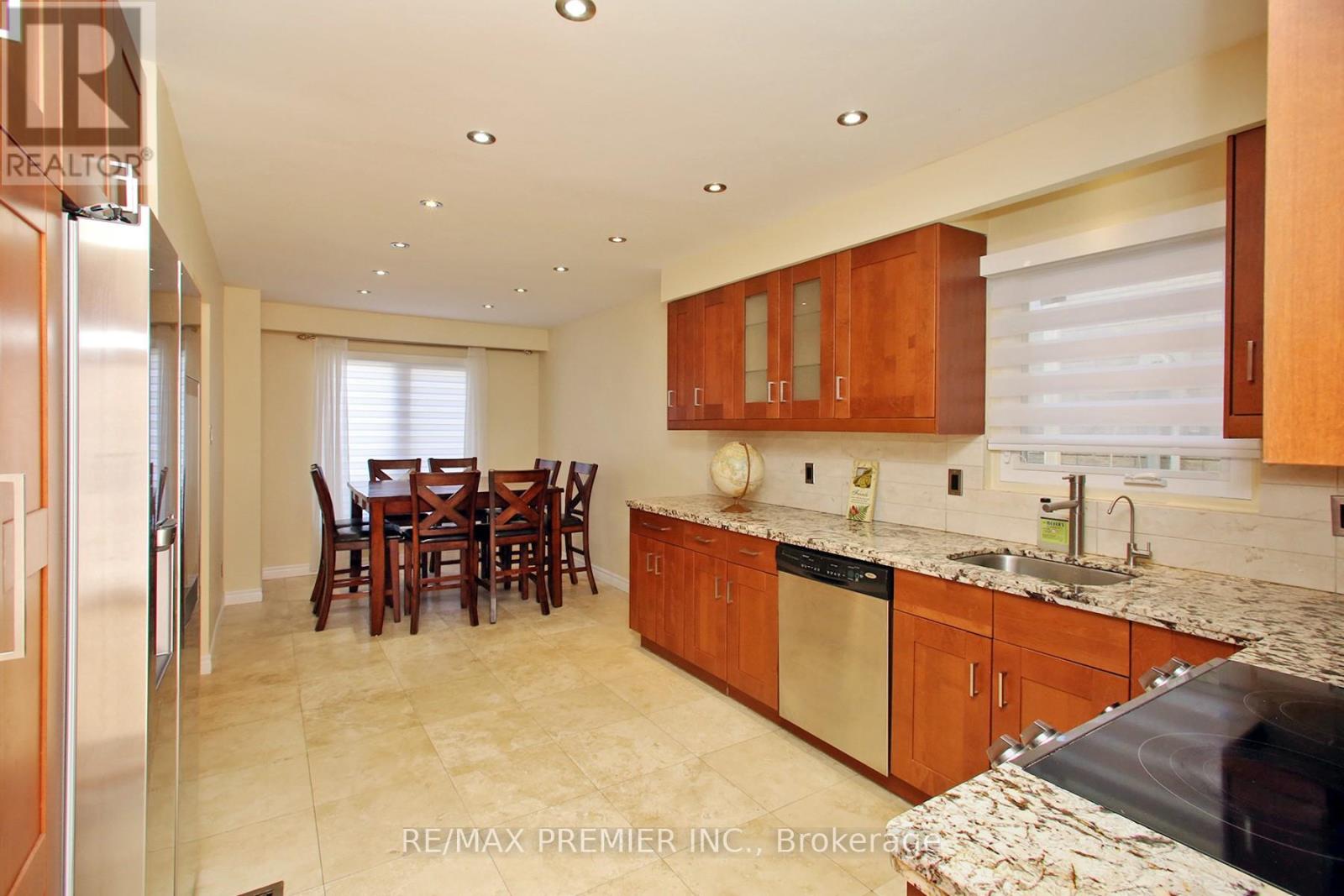 600 Stonebridge Lane, Pickering, Ontario  L1W 3B3 - Photo 15 - E12479699