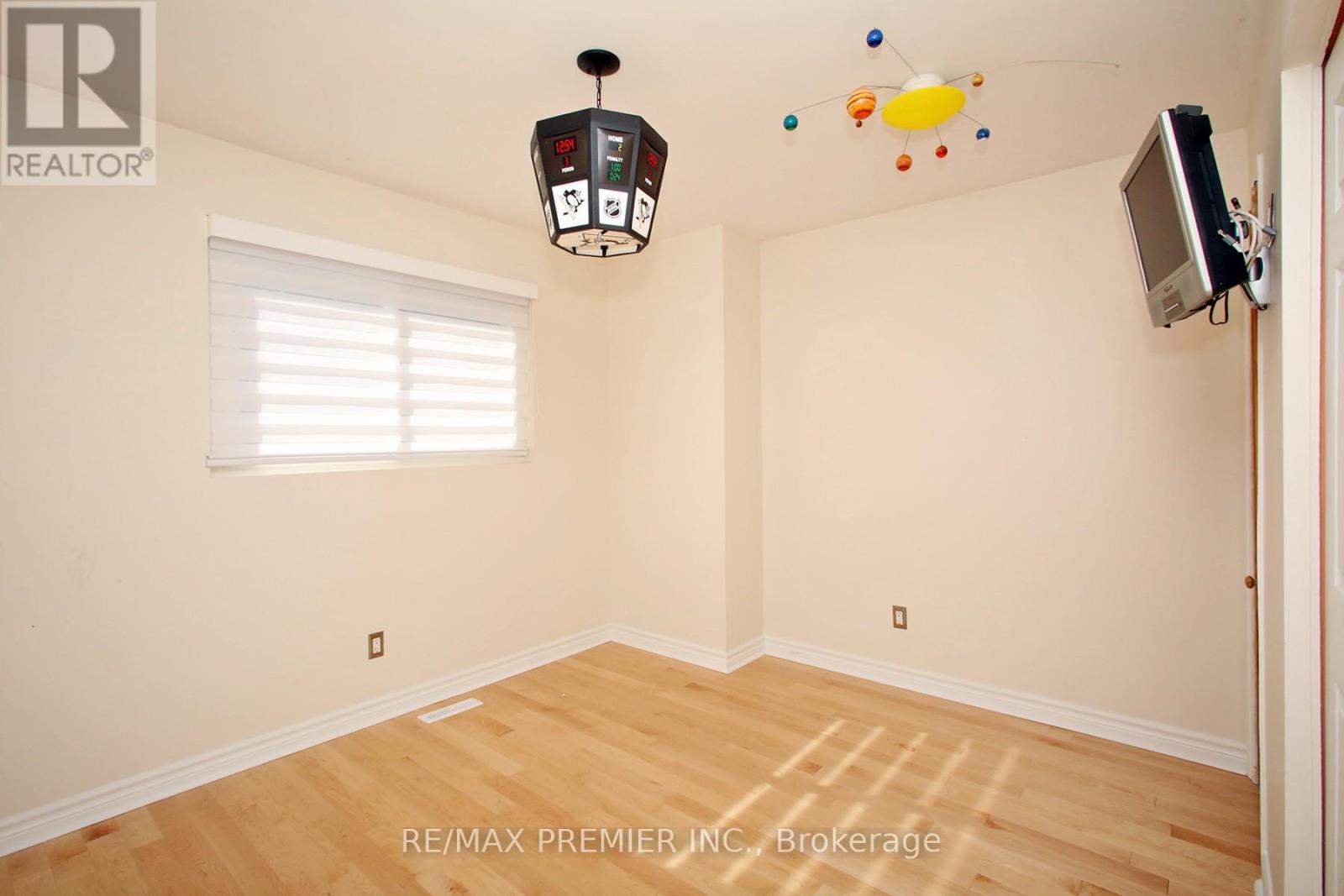 600 Stonebridge Lane, Pickering, Ontario  L1W 3B3 - Photo 20 - E12479699
