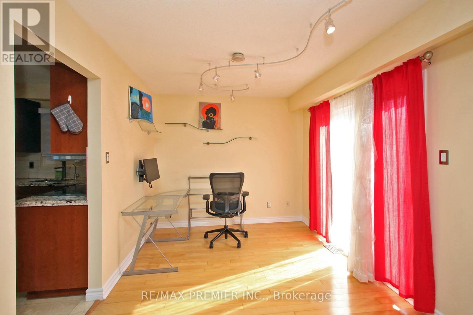 600 Stonebridge Lane, Pickering, Ontario  L1W 3B3 - Photo 6 - E12479699