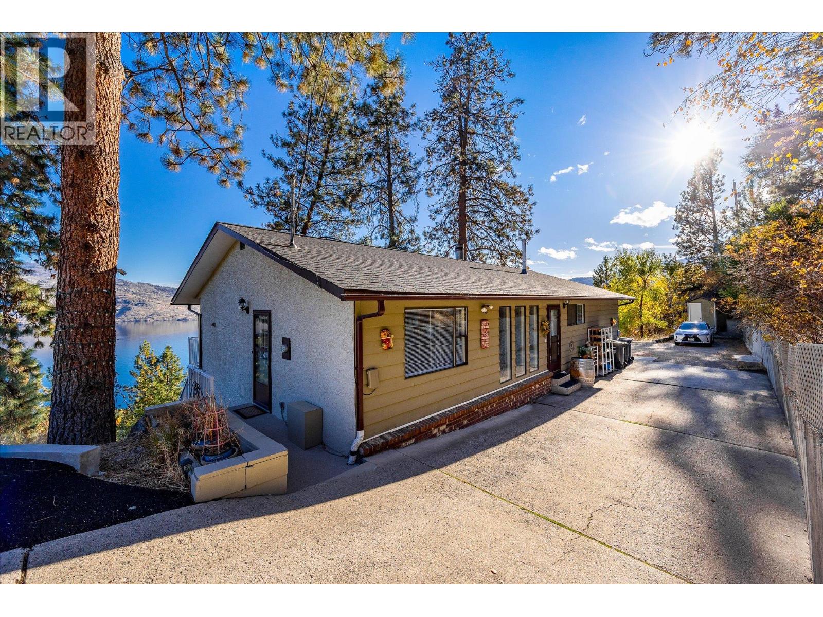 5821 Atkinson Crescent, Peachland, British Columbia