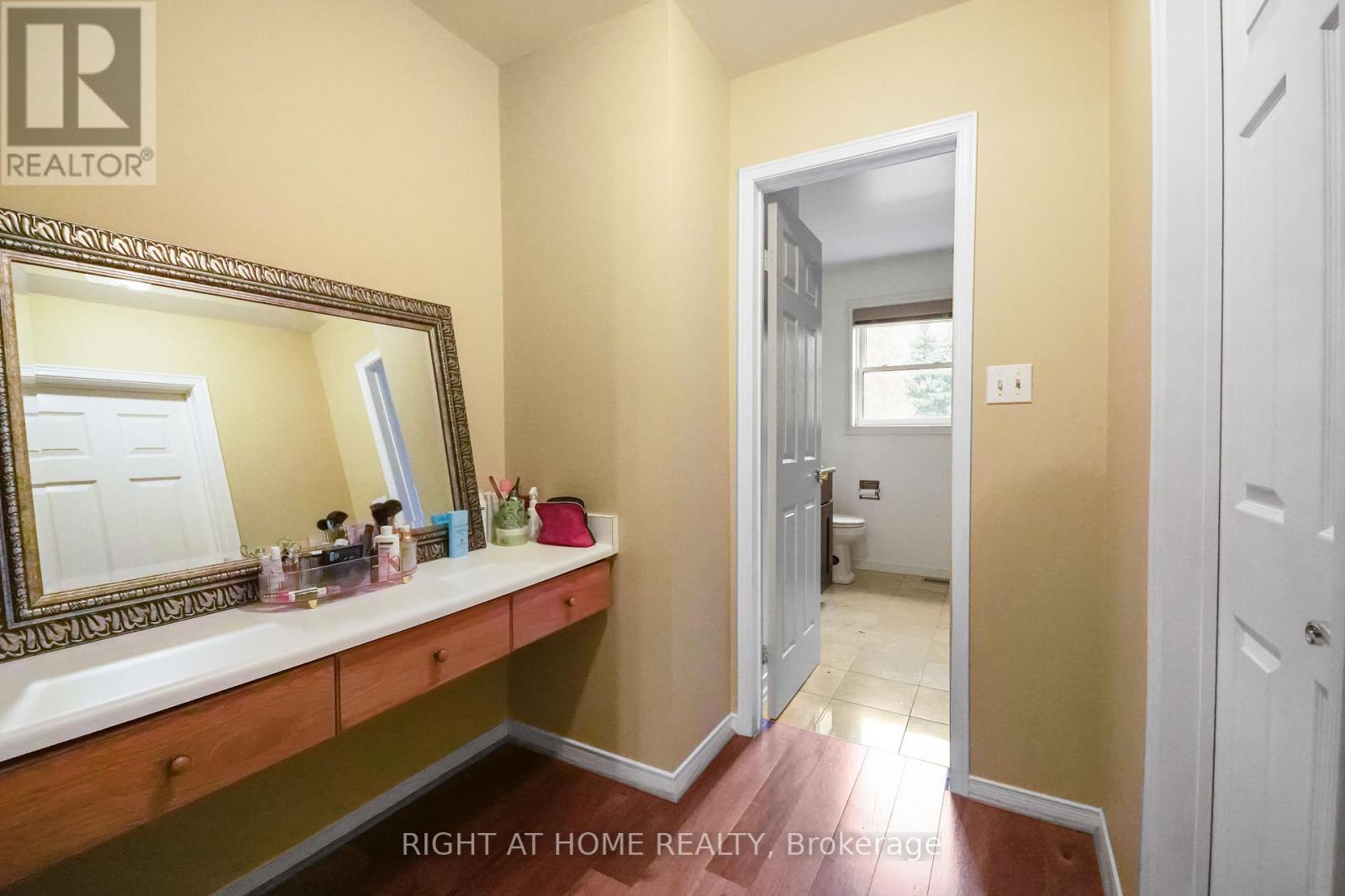 97 Brillinger Street, Richmond Hill, Ontario  L4C 8Y3 - Photo 19 - N12479696