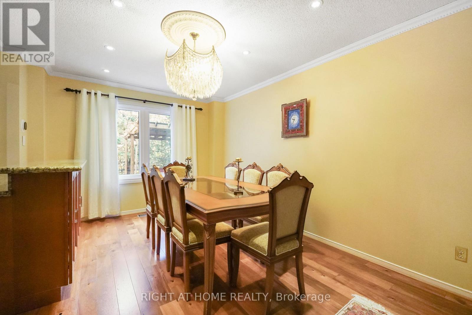 97 Brillinger Street, Richmond Hill, Ontario  L4C 8Y3 - Photo 6 - N12479696