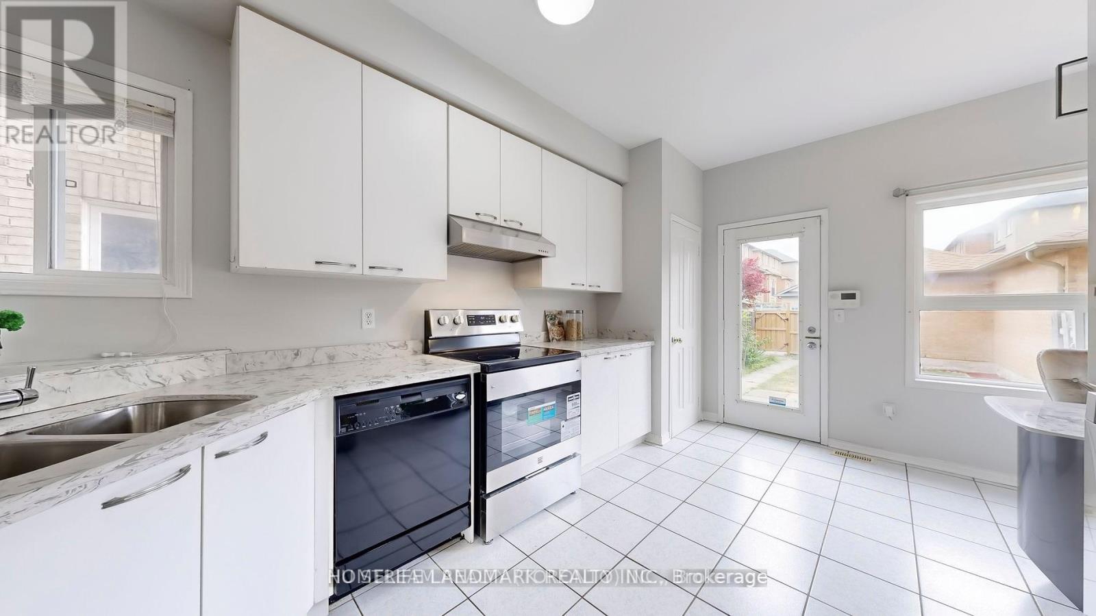 41 Bur Oak Avenue, Markham, Ontario  L6C 2E4 - Photo 6 - N12479697