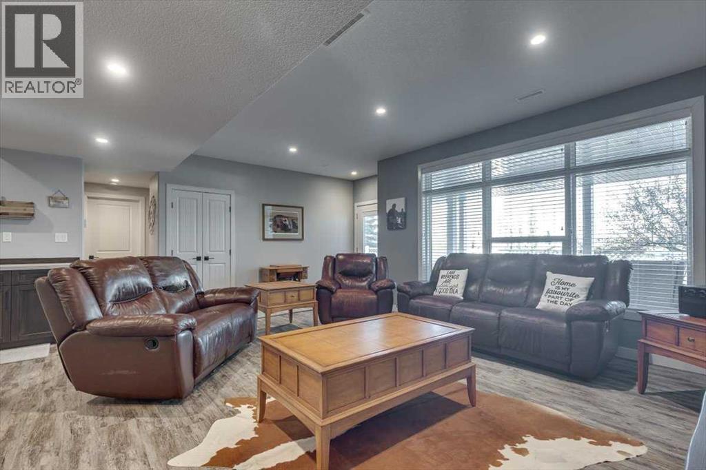 5 Leonard Close, Sylvan Lake, Alberta  T4S 0E7 - Photo 34 - A2266256