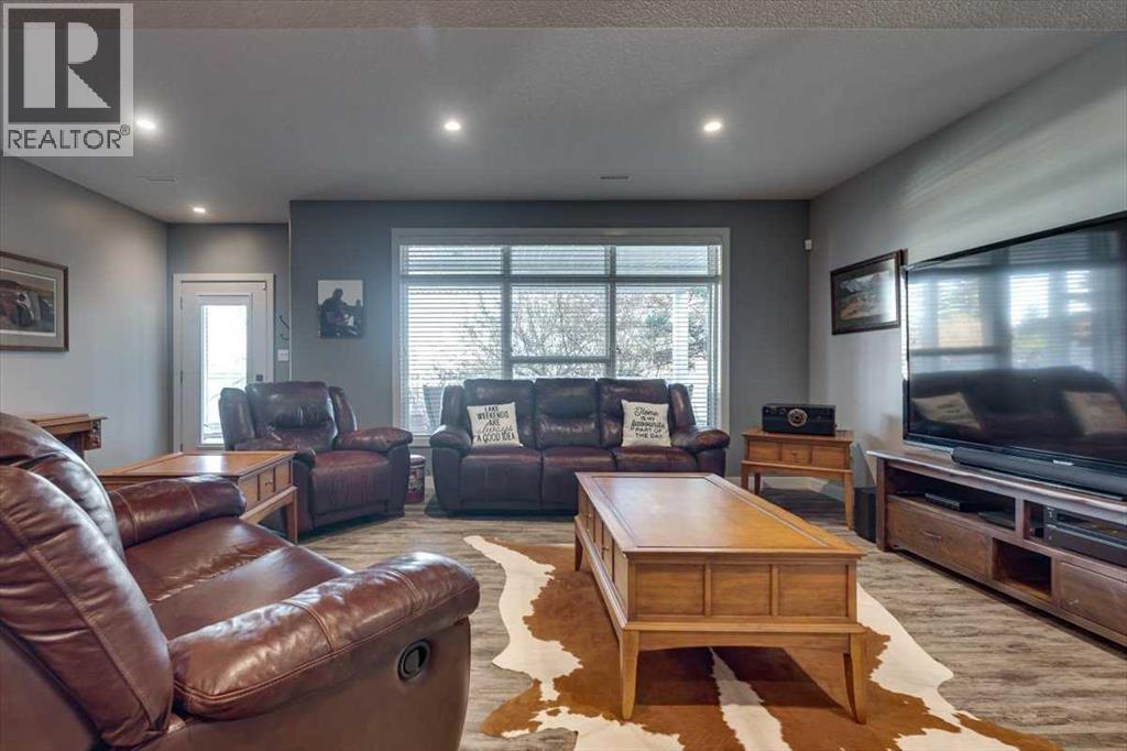 5 Leonard Close, Sylvan Lake, Alberta  T4S 0E7 - Photo 33 - A2266256
