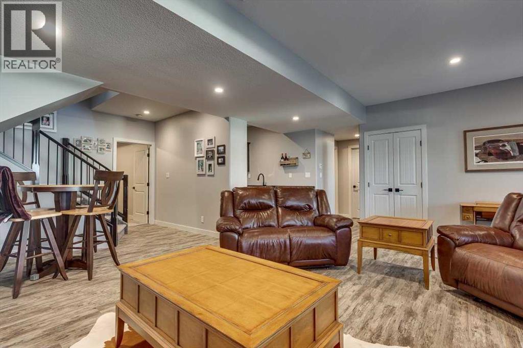 5 Leonard Close, Sylvan Lake, Alberta  T4S 0E7 - Photo 35 - A2266256