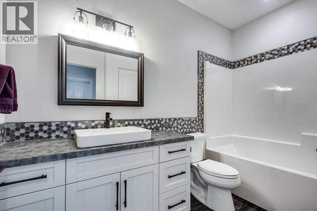 5 Leonard Close, Sylvan Lake, Alberta  T4S 0E7 - Photo 30 - A2266256