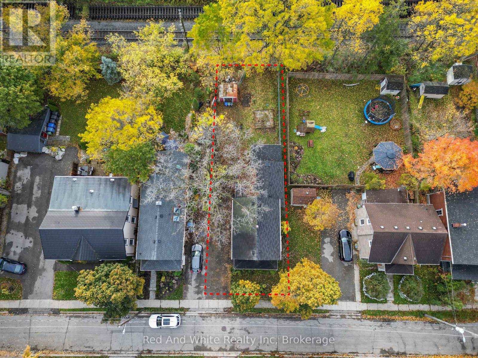 18 FOSTER AVENUE, Guelph, Ontario