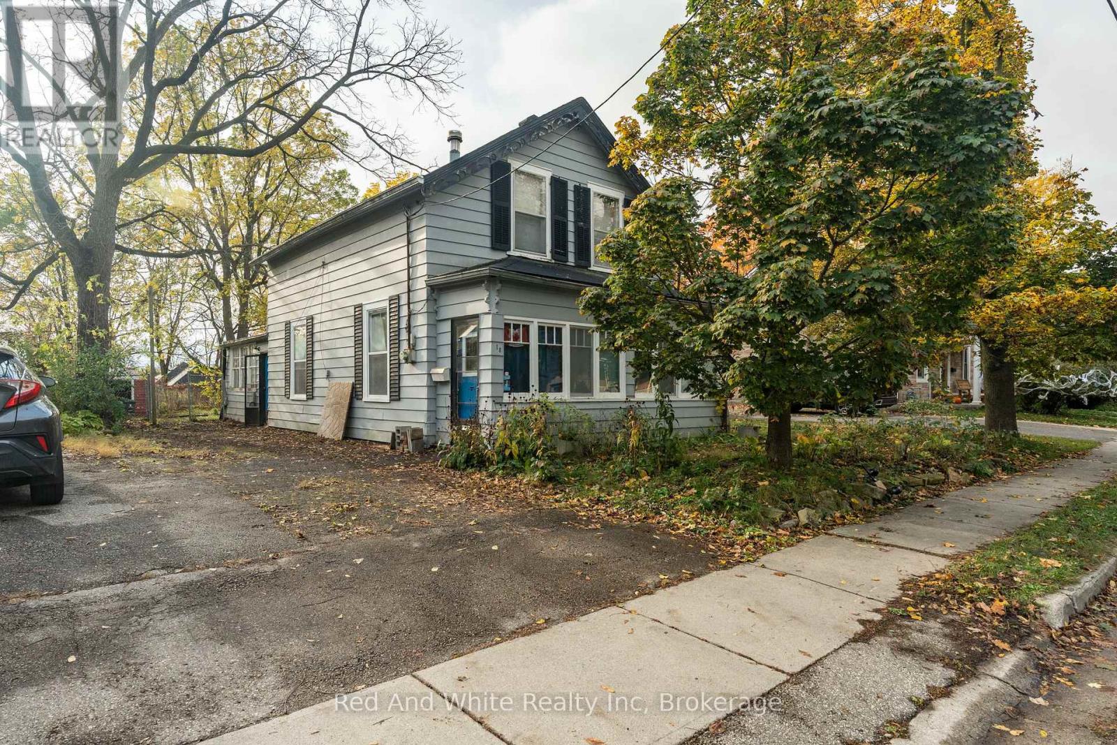 18 Foster Avenue, Guelph, Ontario  N1H 3B3 - Photo 3 - X12479733