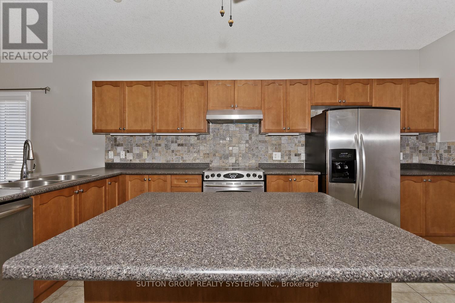 200 Regatta Drive, Welland, Ontario  L3B 6E8 - Photo 13 - X12479700