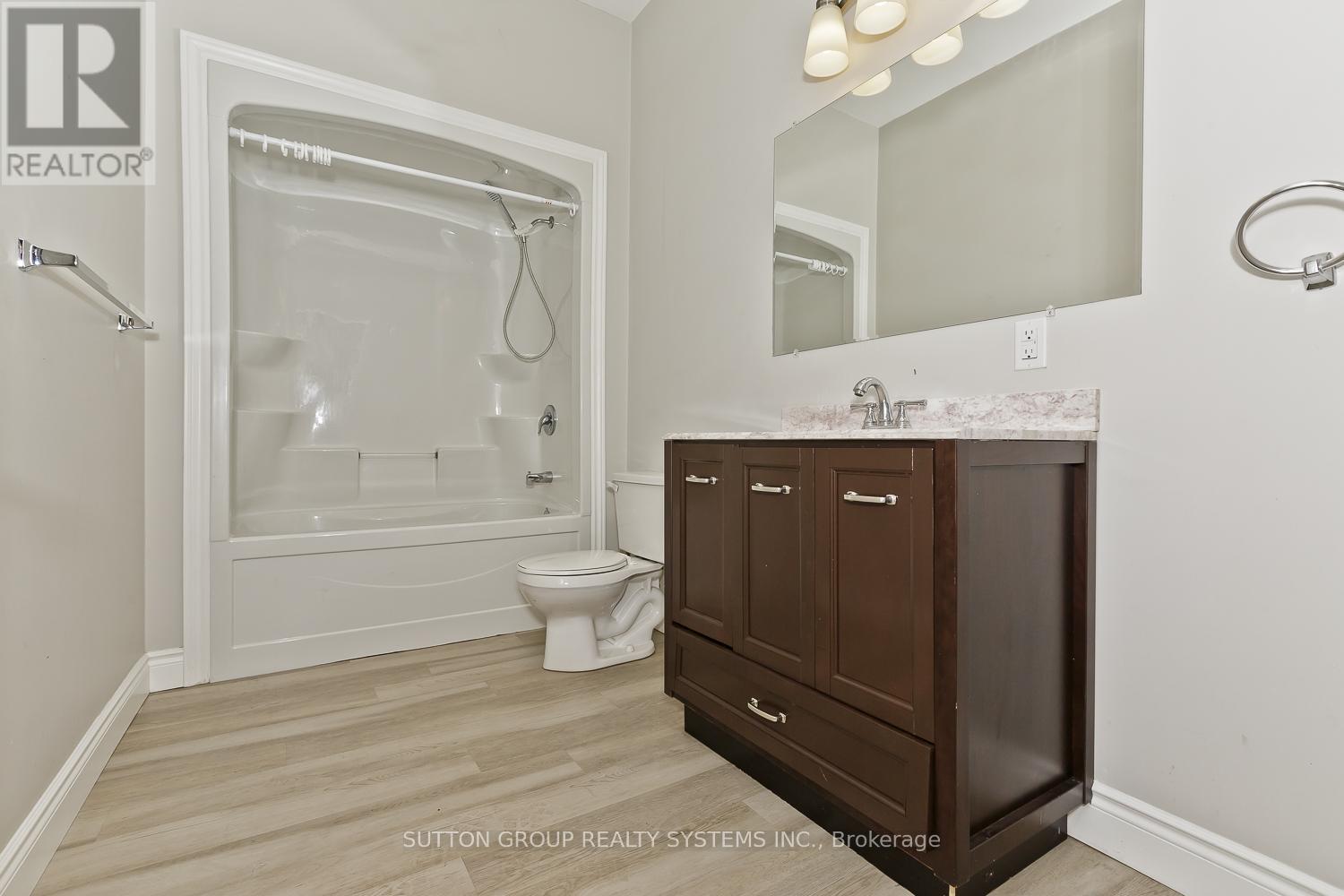 200 Regatta Drive, Welland, Ontario  L3B 6E8 - Photo 33 - X12479700