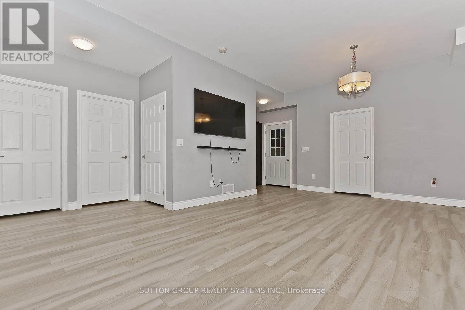 200 Regatta Drive, Welland, Ontario  L3B 6E8 - Photo 46 - X12479700