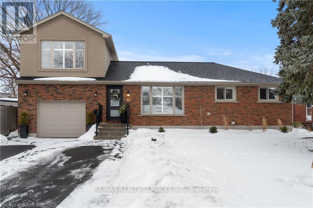 7 SYCAMORE DRIVE, Brantford, Ontario
