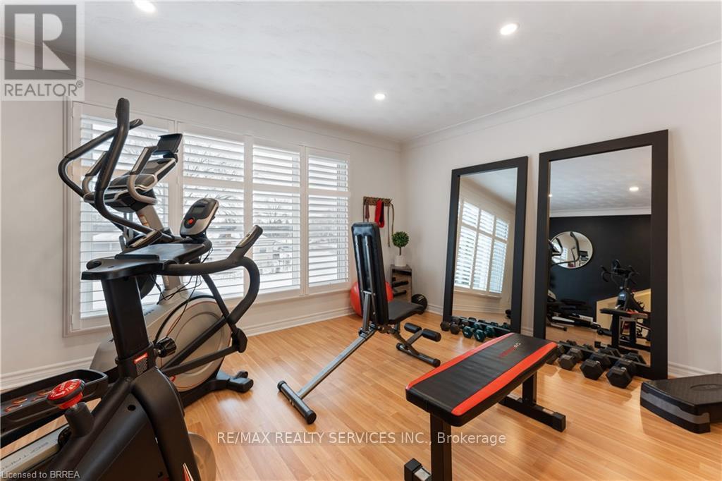7 Sycamore Drive, Brantford, Ontario  N3R 2M2 - Photo 26 - X12479701