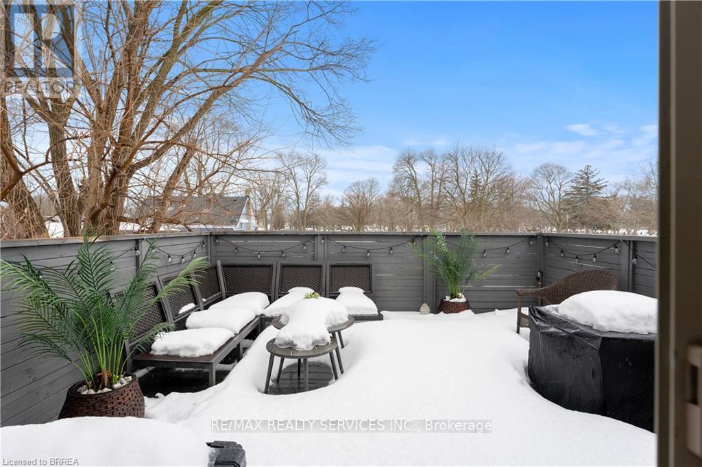 7 Sycamore Drive, Brantford, Ontario  N3R 2M2 - Photo 28 - X12479701