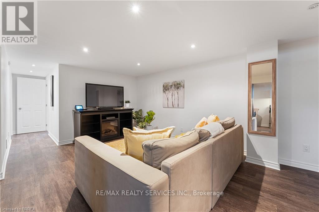 7 Sycamore Drive, Brantford, Ontario  N3R 2M2 - Photo 29 - X12479701