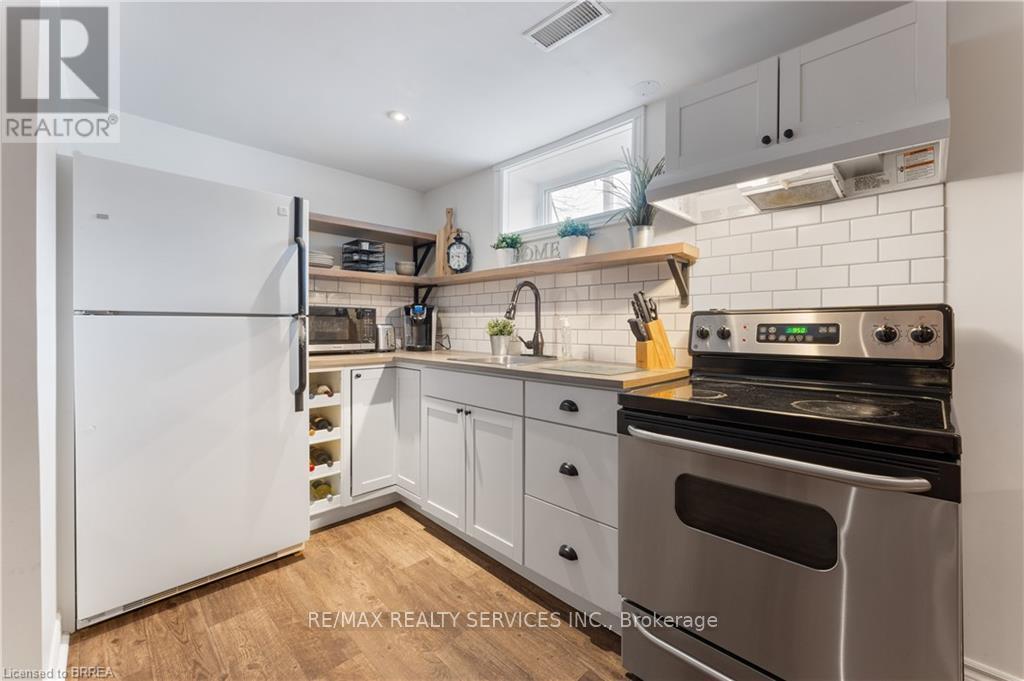 7 Sycamore Drive, Brantford, Ontario  N3R 2M2 - Photo 33 - X12479701