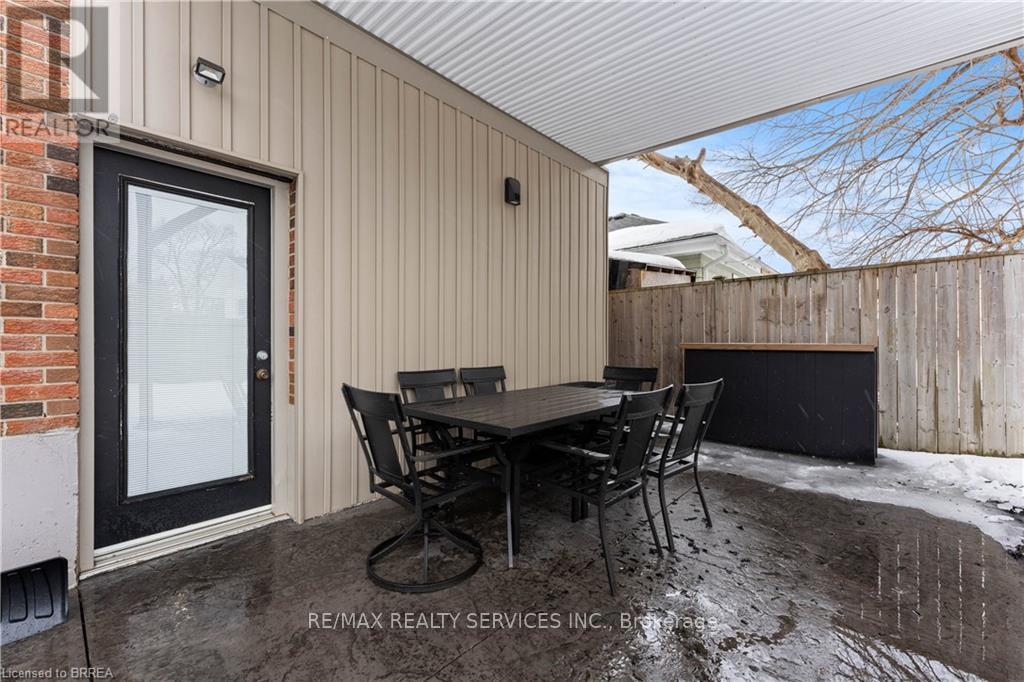 7 Sycamore Drive, Brantford, Ontario  N3R 2M2 - Photo 39 - X12479701