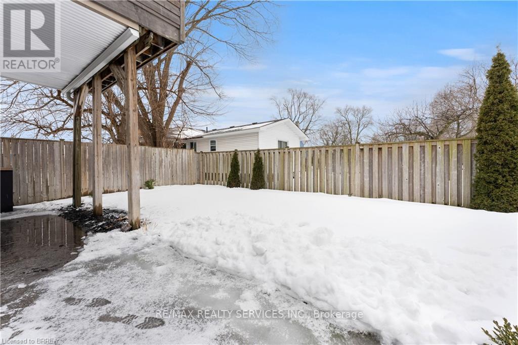 7 Sycamore Drive, Brantford, Ontario  N3R 2M2 - Photo 40 - X12479701