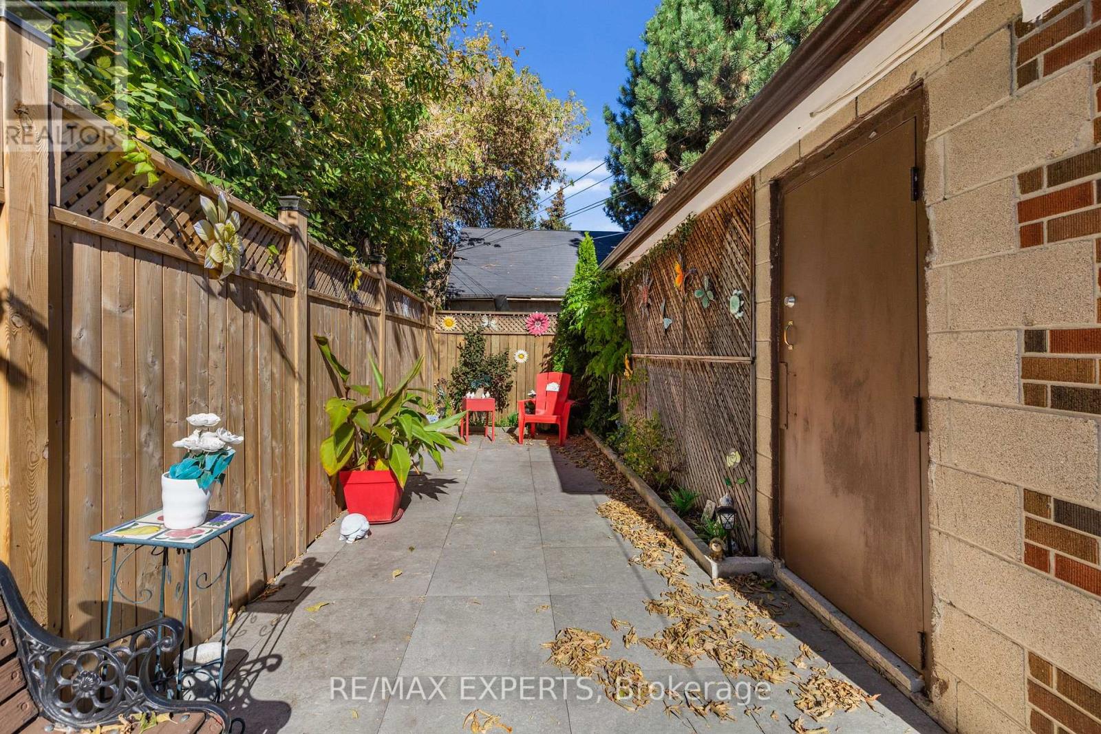 Lower - 114 Trowell Avenue, Toronto, Ontario  M6M 1L7 - Photo 29 - W12471169