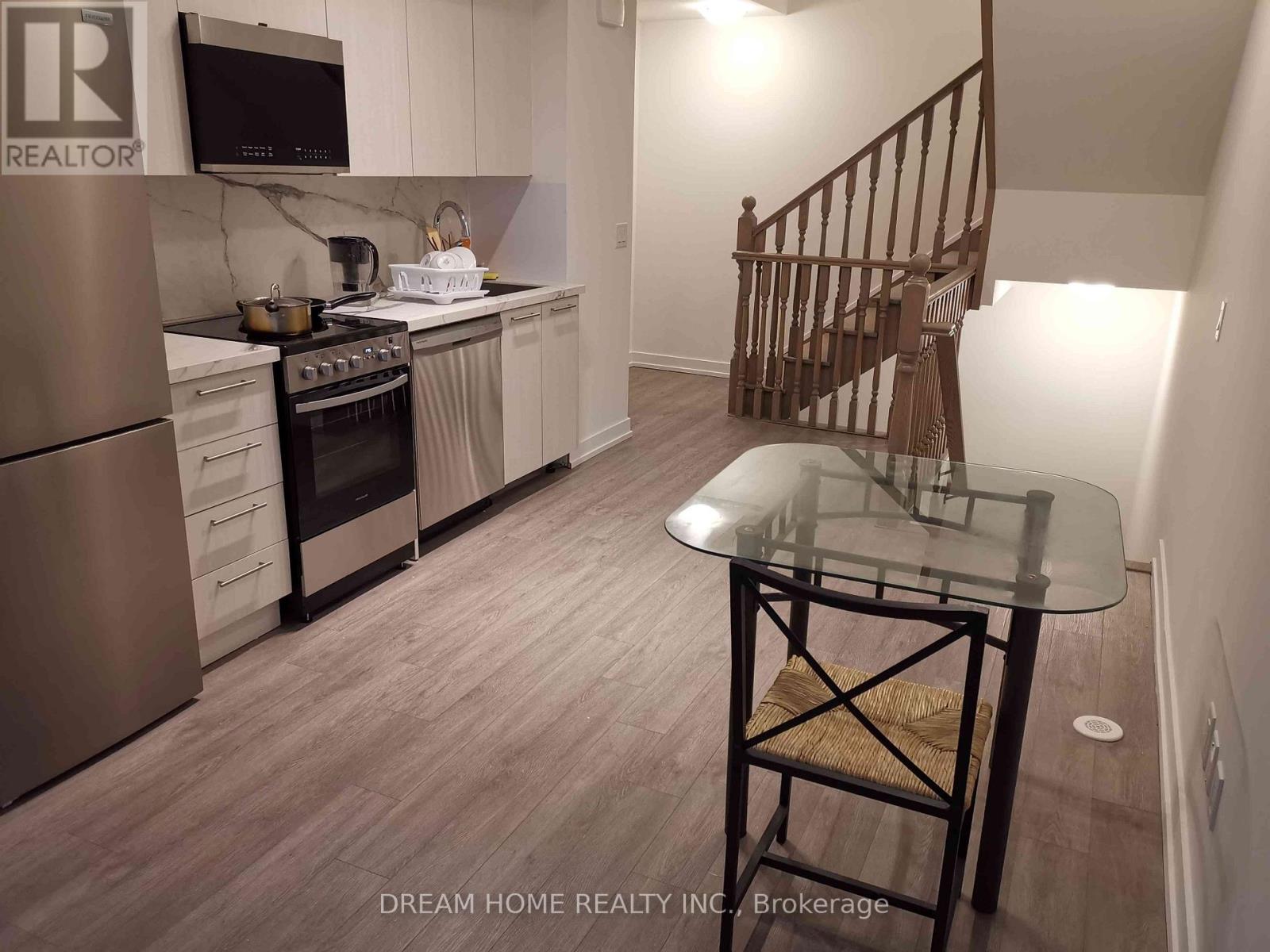 32 - 871 Sheppard Avenue W, Toronto, Ontario  M3H 0E8 - Photo 10 - C12479729