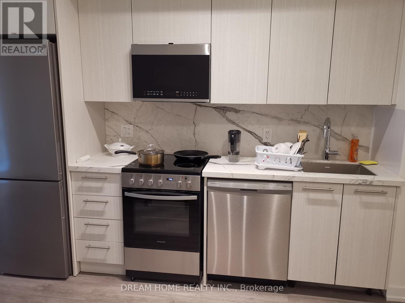 32 - 871 Sheppard Avenue W, Toronto, Ontario  M3H 0E8 - Photo 11 - C12479729