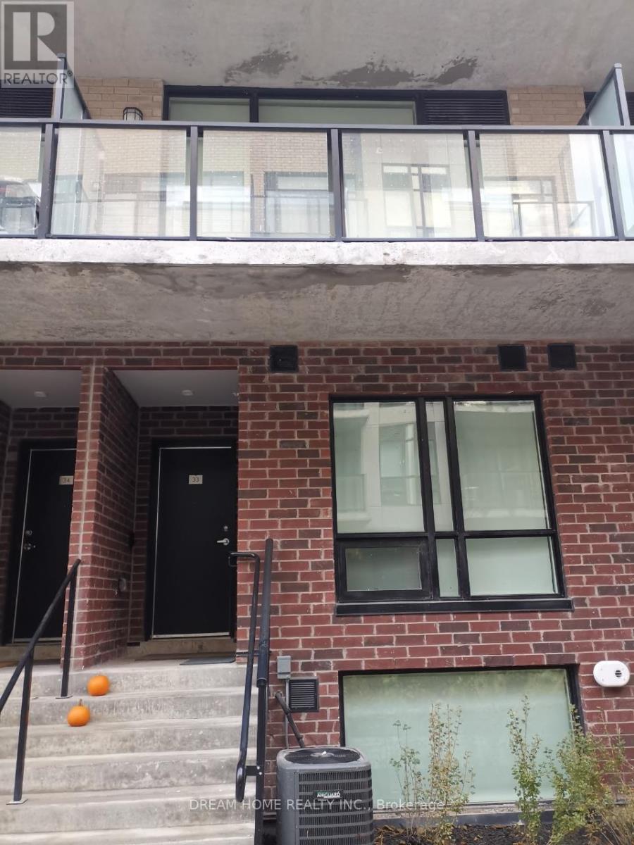 32 - 871 Sheppard Avenue W, Toronto, Ontario  M3H 0E8 - Photo 2 - C12479729