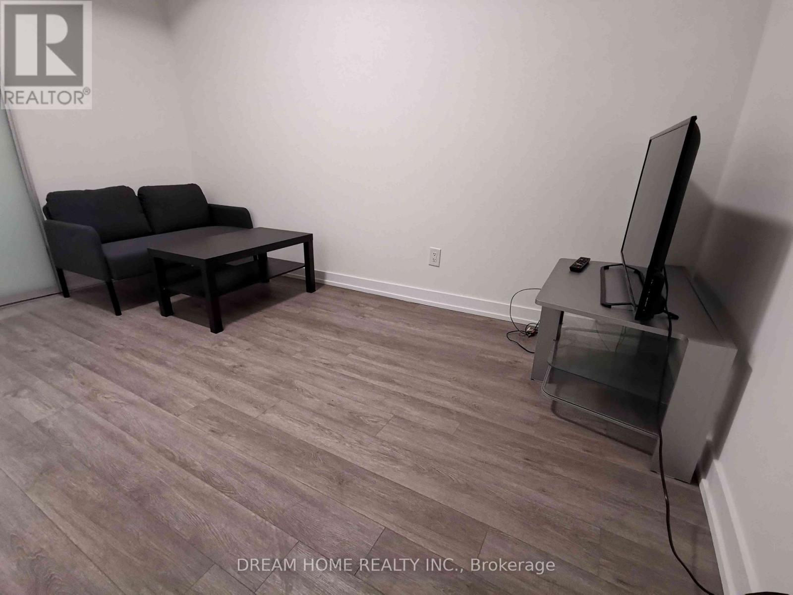 32 - 871 Sheppard Avenue W, Toronto, Ontario  M3H 0E8 - Photo 4 - C12479729